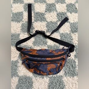 REI Trail 2 Waist Pack Fanny Bag Multiple Zipper Pockets Outdoor Hiking Walking